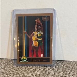 1990-01 SkyBox Seattle Supersonics Shawn Kemp (RC) #268